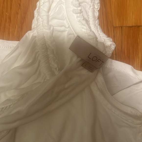 4 Piece size Large Women’s Sleeveless Tops - Picture 5 of 5